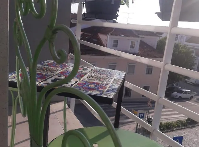 شقة Its There *